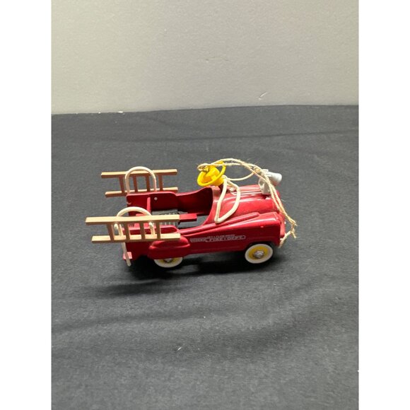 Hallmark 1995 Keepsake Fire Truck Christmas Ornament Vintage Collectible - Picture 2 of 5